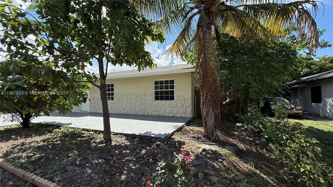 Building Photo - 2740 NW 9th St