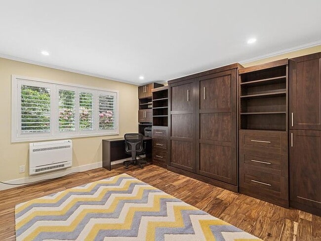 Building Photo - "Spacious 2-Bed, 2-Bath Gem in Prime Bellevue Location - 1455 Sq Ft of Modern Living!"