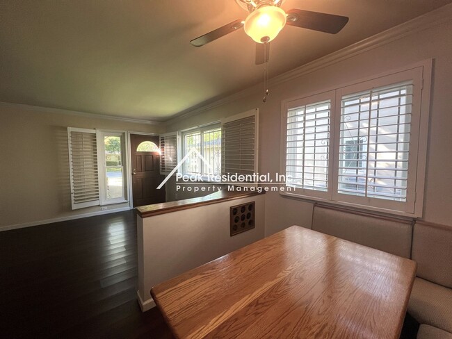 Building Photo - 2bd/1ba Condo with 1 Car Garage- Minutes F...