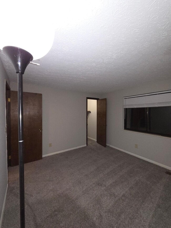 Building Photo - 5388 Flintstone Dr