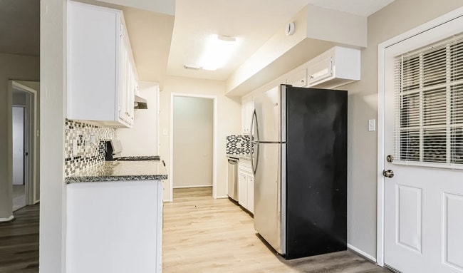 Building Photo - 500 Allison St