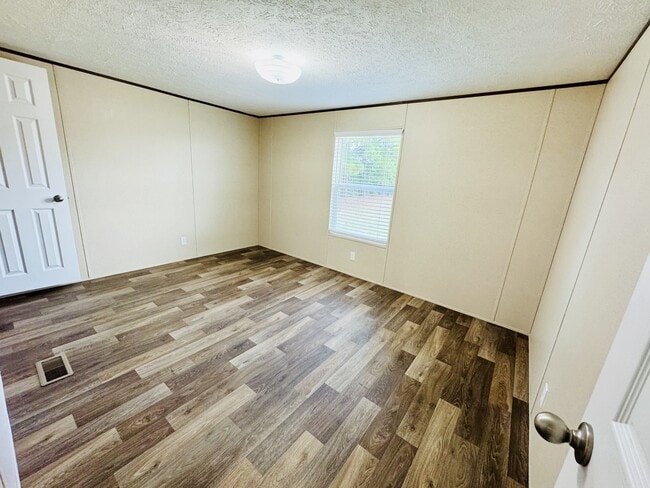 Building Photo - 134 Blissful Ct