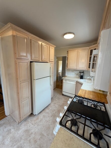 Building Photo - 6722 Austin St