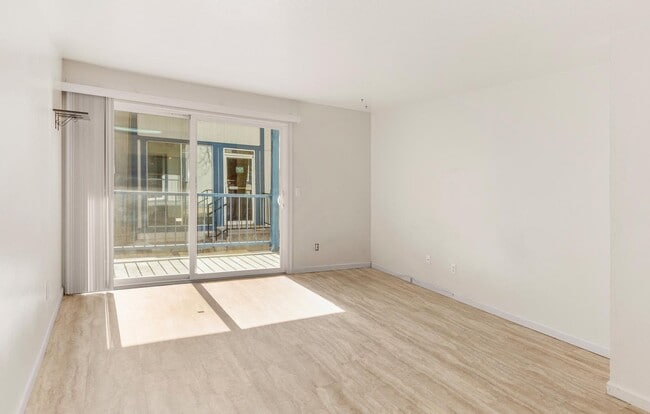 Building Photo - 2555 Clear Acre Ln