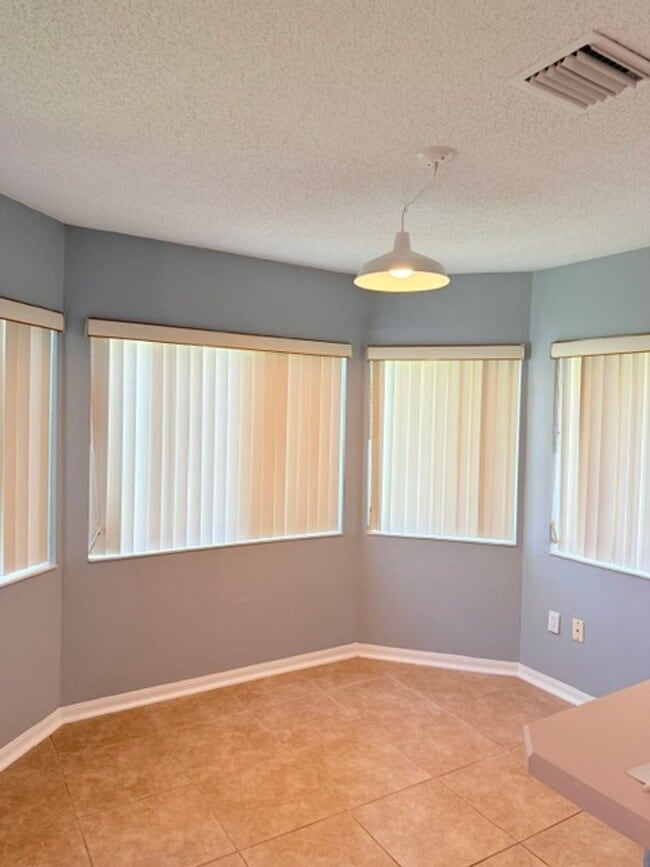 Building Photo - Single Family home for rent !