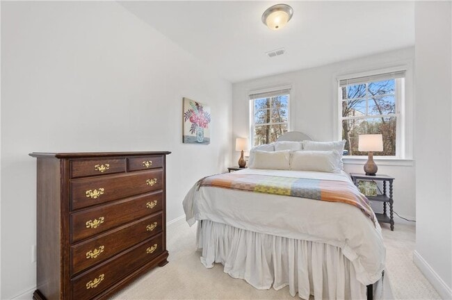 Building Photo - 6529 Beacon Dr