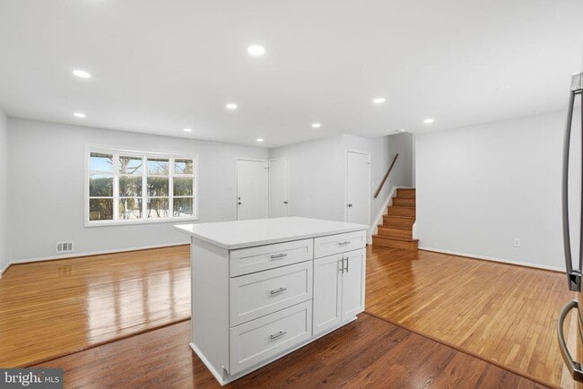 Building Photo - 6427 Pima St