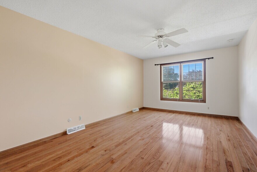 Building Photo - 4813 Surrey Ct
