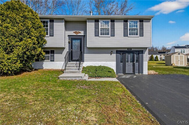 Building Photo - 8237 Mantova Dr