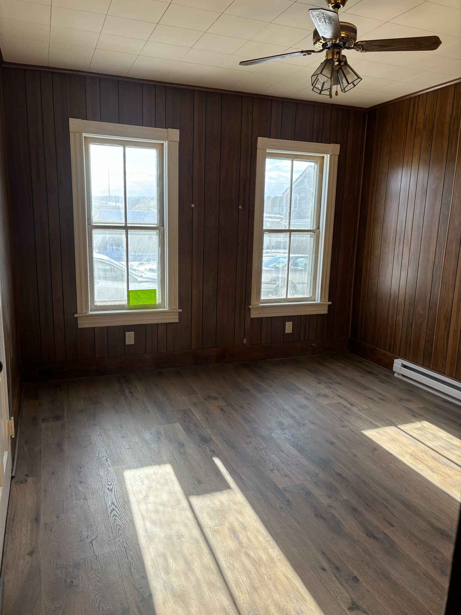 Building Photo - 615 Broad St