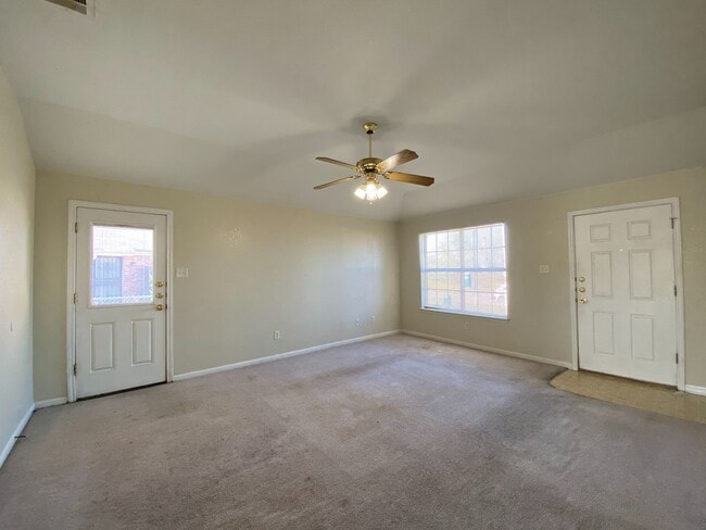 Building Photo - 108 Castellon Ct