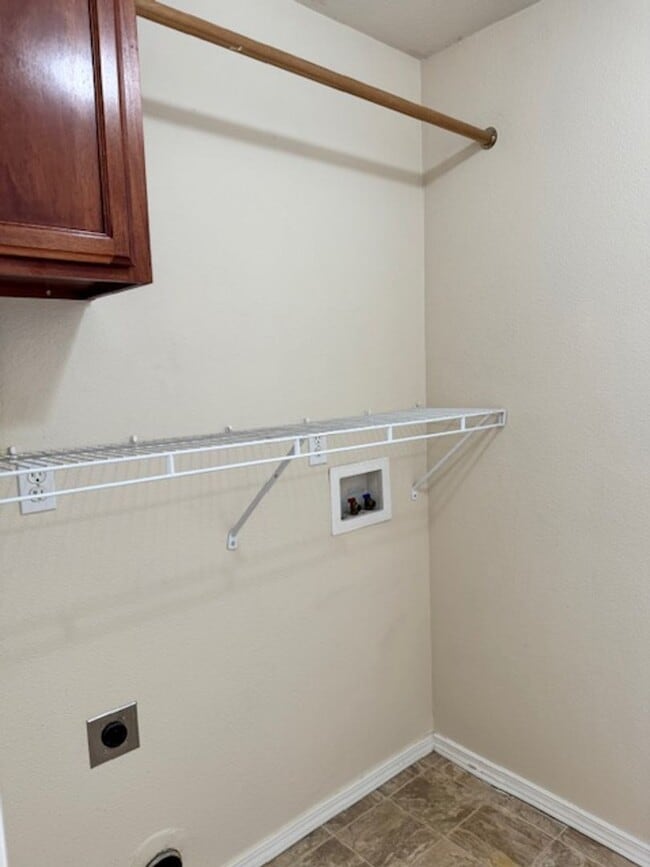 Building Photo - Central Point Single Level Home