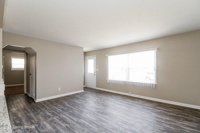 Building Photo - 13404 Hinchbrook Blvd