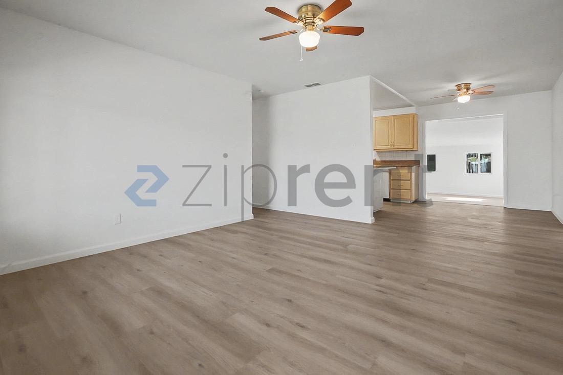 Building Photo - 1644 Bowling Green Dr