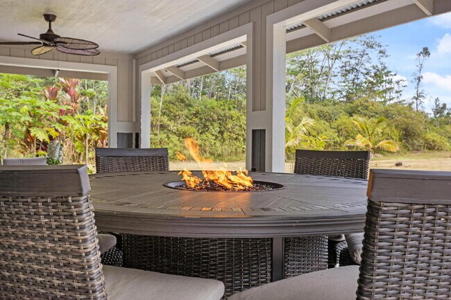 Building Photo - Move-In Ready, 3-Bedroom Fully Furnished Retreat with 3 Bathroom in Keaau Paradise!"