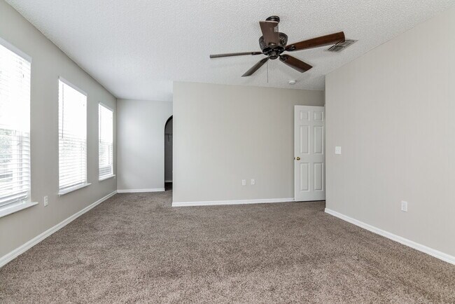 Building Photo - 6216 Cannoli Pl