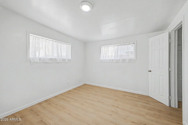 Building Photo - 2038 E Lemon St