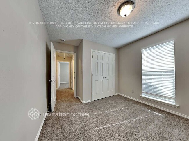 Building Photo - 804 E Aimee St