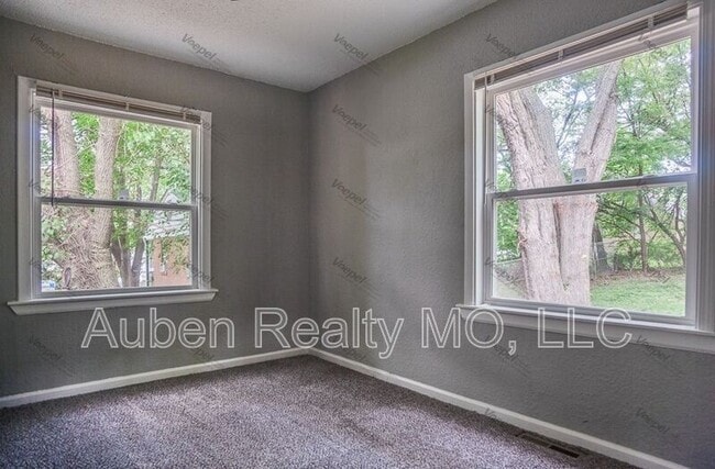 Building Photo - 11224 E Sheley Rd