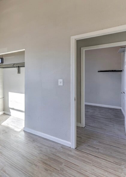 Building Photo - 1305 Palm St