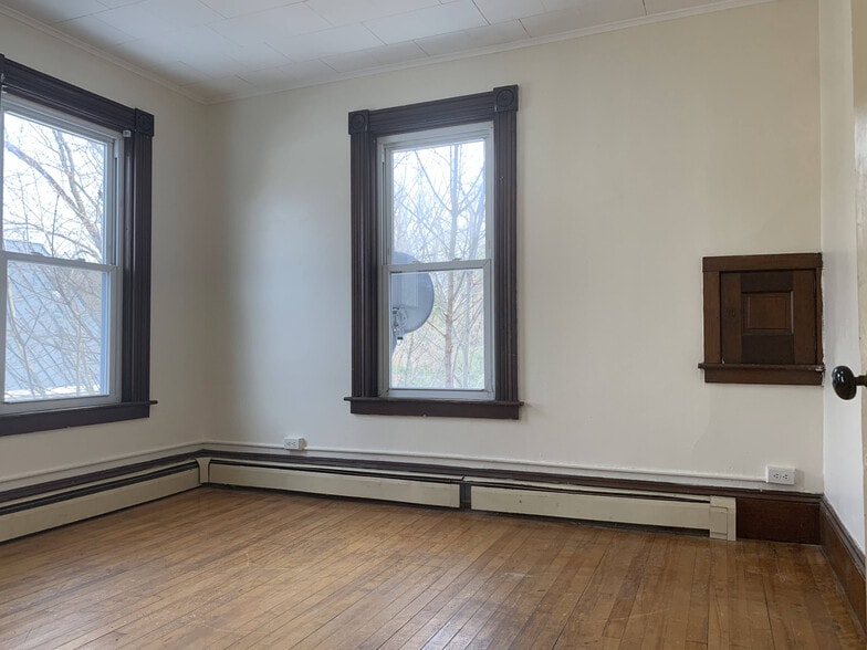 Bedroom 2/Living Room - 201 Roxbury St