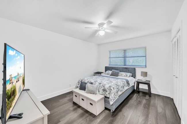 Building Photo - 10962 57th Pl S