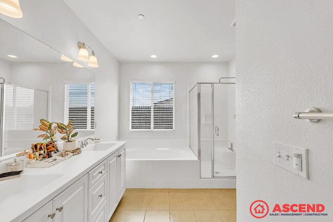 Building Photo - Gorgeous 3-bedroom home in Southwest Bakersfield