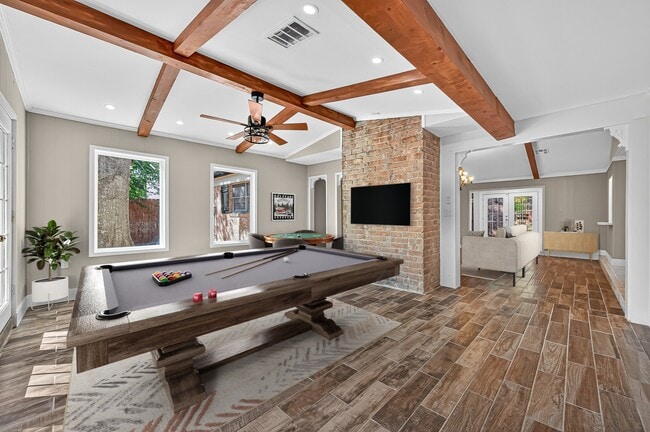 Building Photo - 13903 Chevy Chase Dr