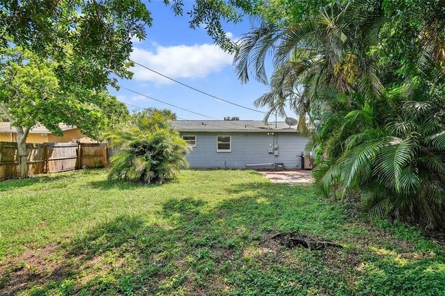 Building Photo - 11119 Temple Ave