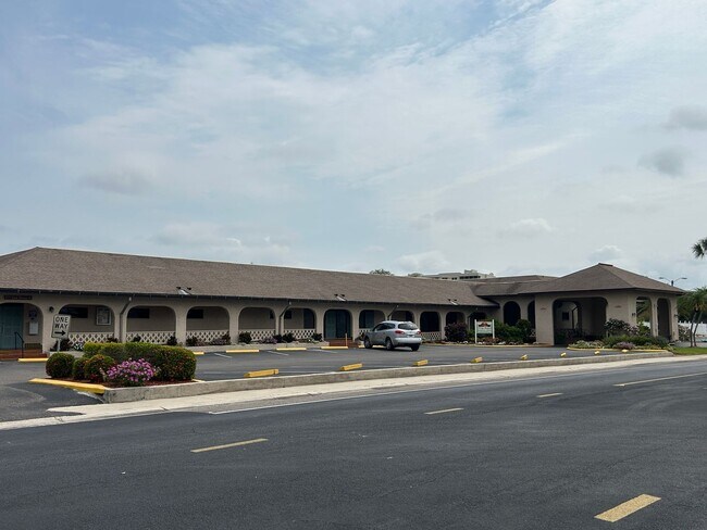 Building Photo - 10037 62nd Ter