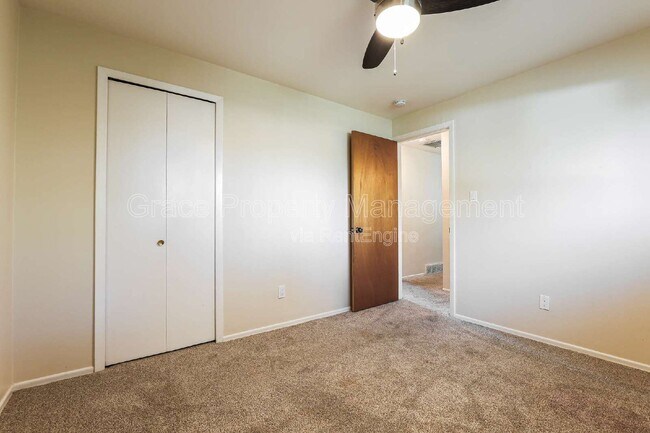 Building Photo - 7033 S Cherry St