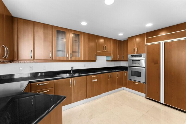 Building Photo - 19400 Turnberry Way