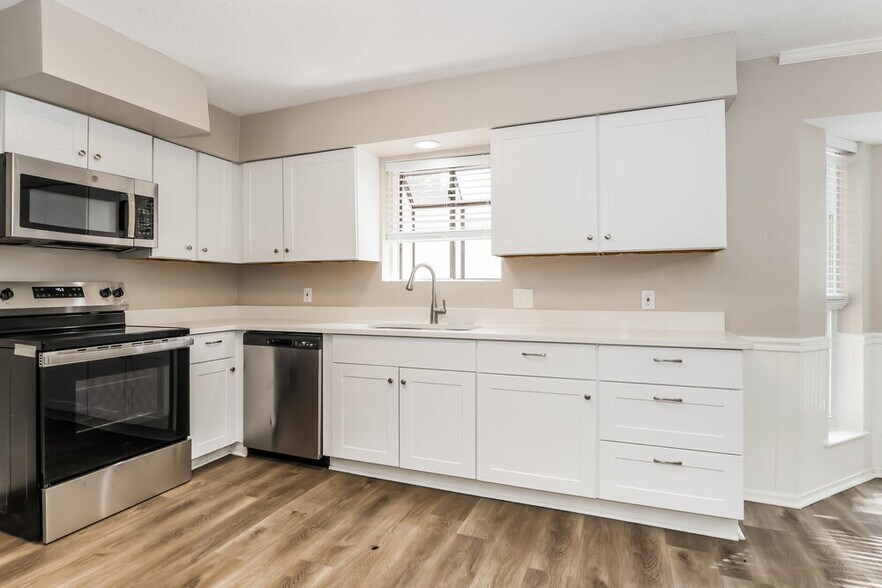 Building Photo - 17930 Cypress Spring Dr
