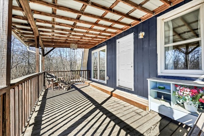 Building Photo - 398 Frontier Ln