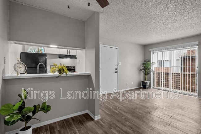 Building Photo - 304 C Kings Way Dr