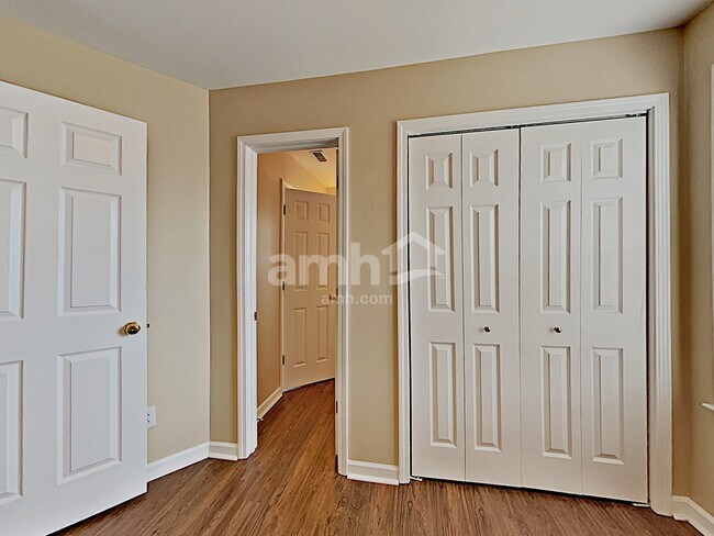 Building Photo - 2662 Hansford Dr