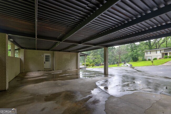 Building Photo - 1675 Bouldercliff Ct SE