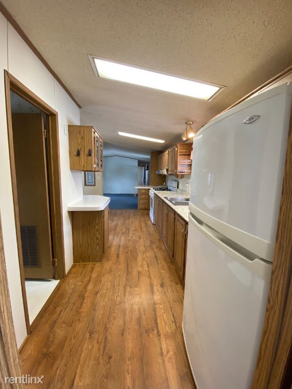 Building Photo - 3 br, 2 bath Mobile Home - 10522 View Ave....
