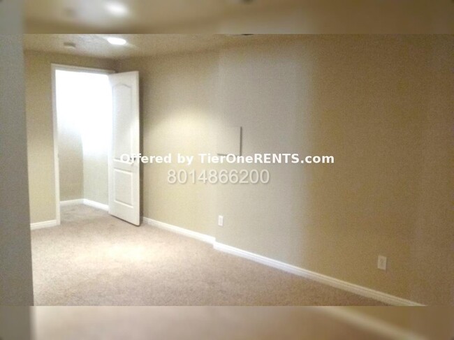 Building Photo - Charming 4-Bedroom Home with Hardwood Floo...
