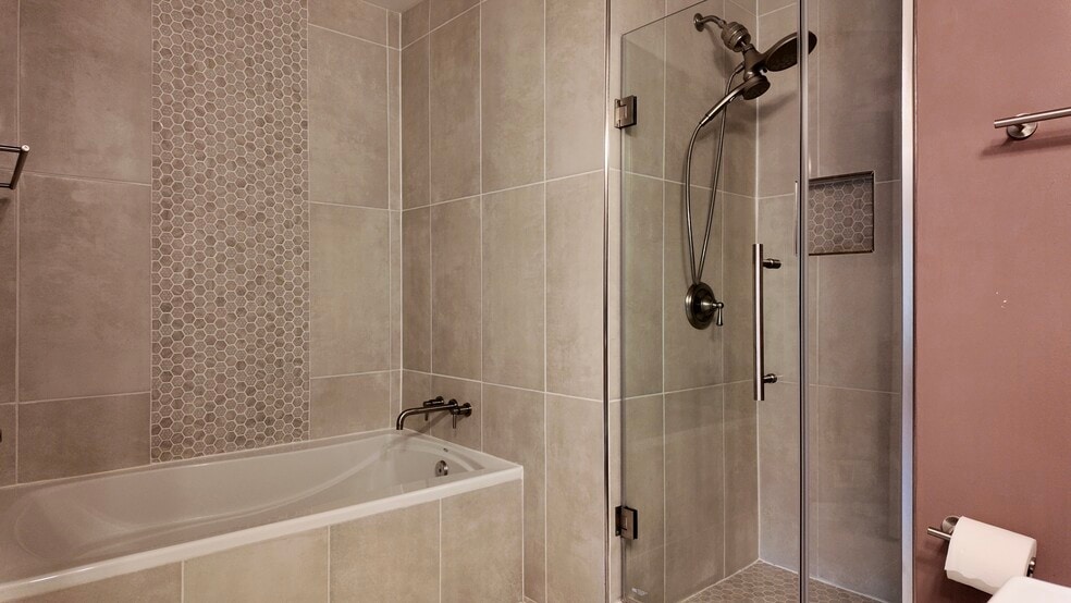 Master bath - 4094 Fountainside Ln