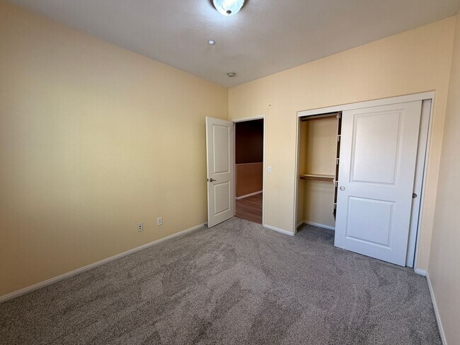 Building Photo - 1729 Cripple Creek Dr