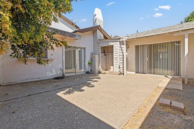 Building Photo - 308 Del Prado Ct