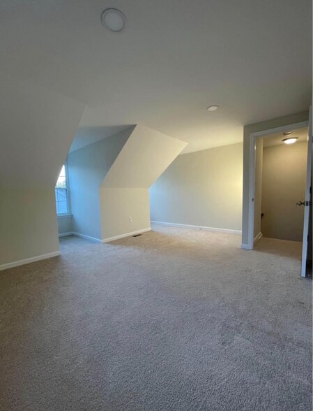 Building Photo - 2950 Strauss Terrace