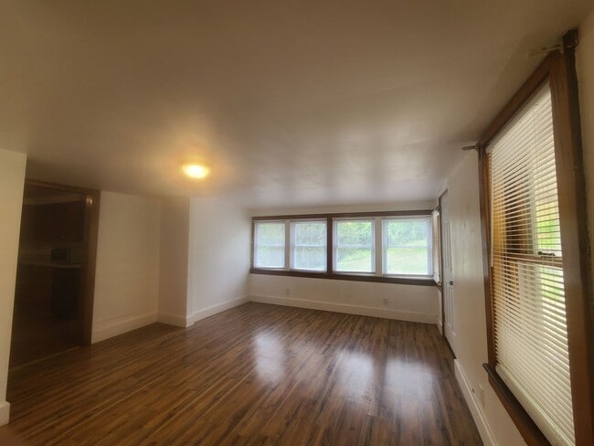 Building Photo - 2 Bedroom 1 Bath House -- outside of town -- Available 08/05/2026