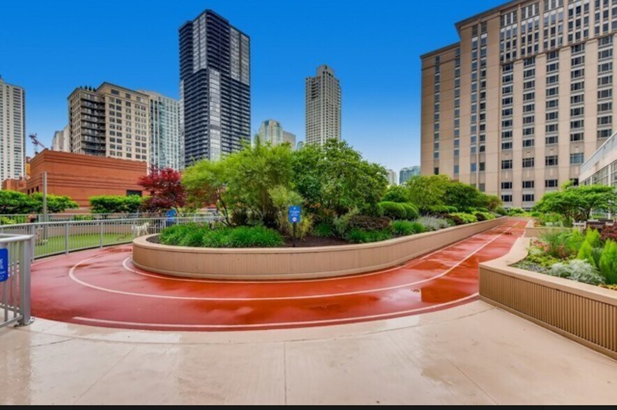 Building Photo - 545 N Dearborn St