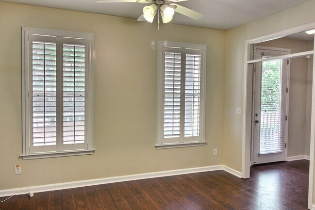 Building Photo - 1368 Island Town Dr