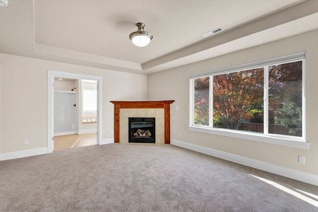 Building Photo - Beautifully Updated Home in Desirable Clackamas! + Solar