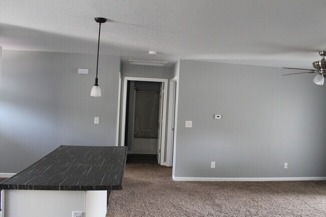 Bed 1 and 2, Spare Bath Entrance - 301 S Ohio St