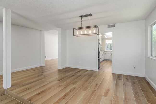 Building Photo - Spacious 3-Bedroom Home with Pool, Jacuzzi...