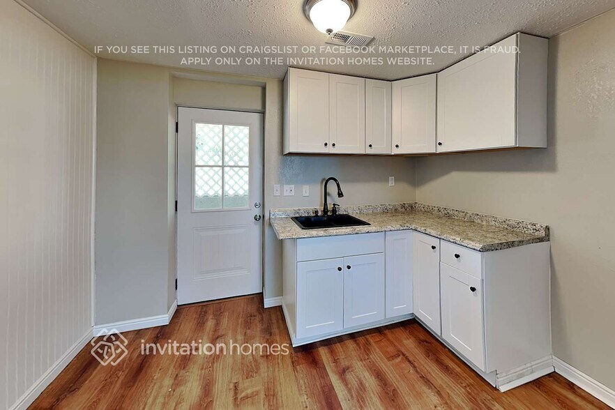 Building Photo - 5262 Skeeswood Dr